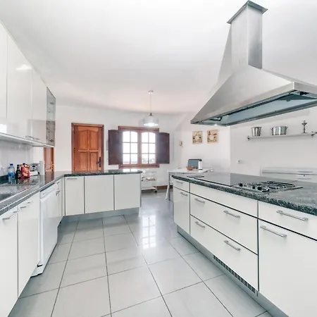 Luciano 'spirit Of The Canaries' By Lanzarote Tías